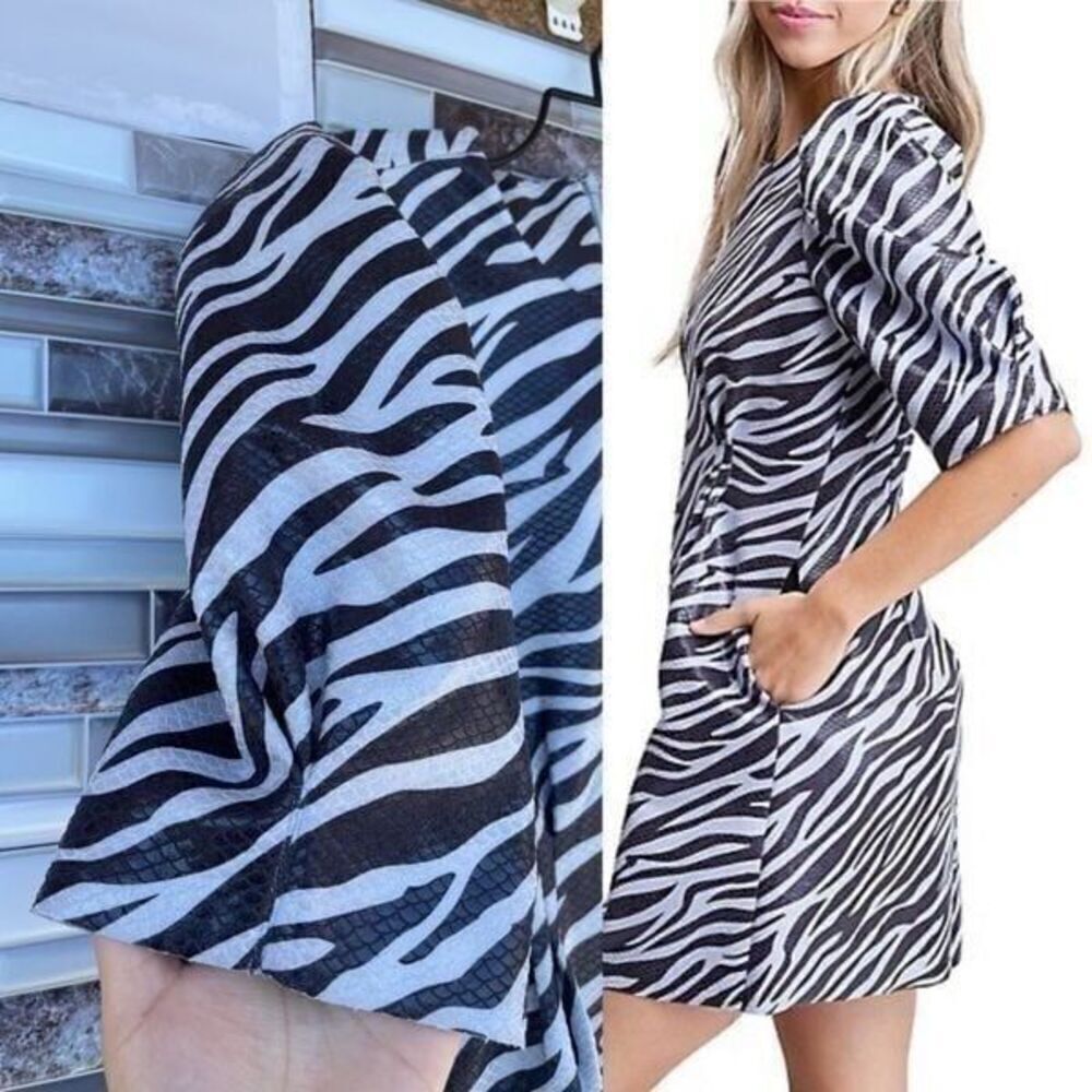 En Saison Zebra Print Mini Dress small - Picture 2 of 12